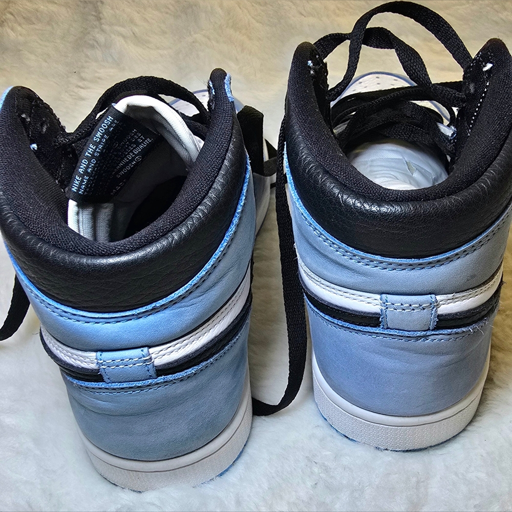 Stylish Blue and White High-Top Sneakers - Picture 6 of 8